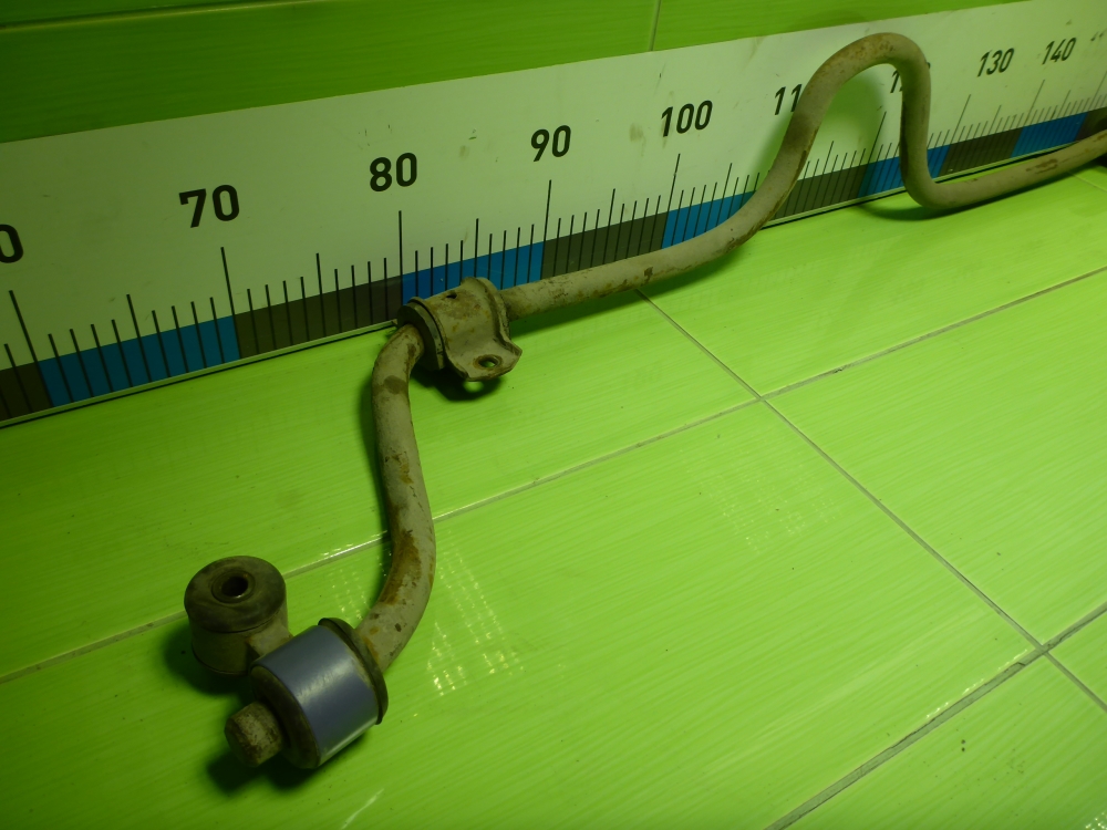 Стабилизатор передний