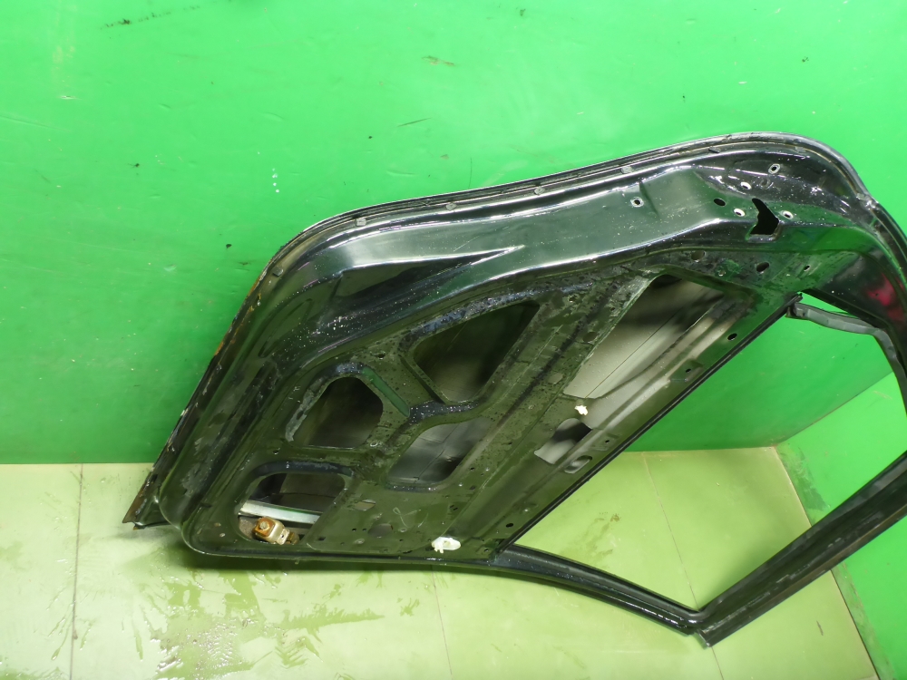 Дверь задняя левая