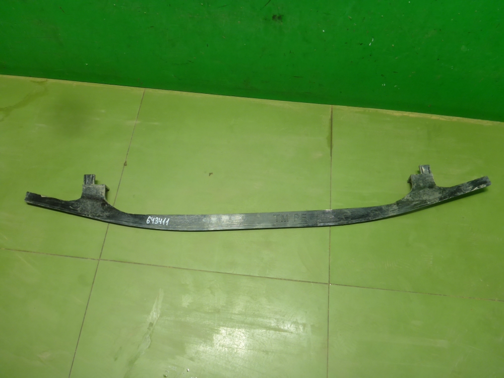 Усилитель переднего бампера