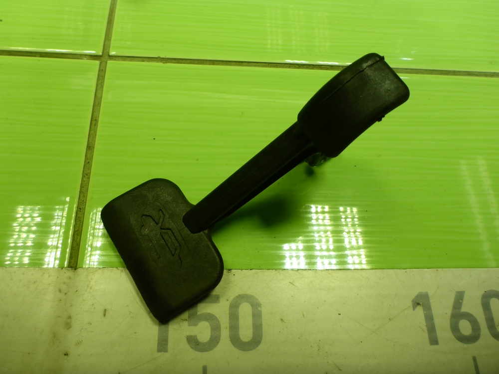 Ручка открывания капота