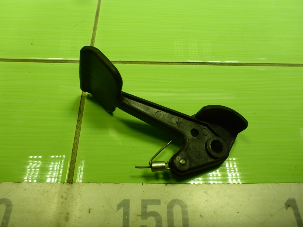 Ручка открывания капота