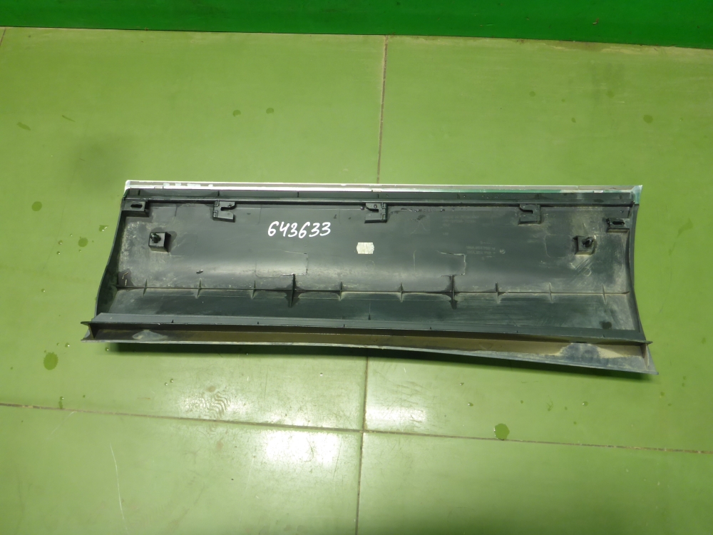 Накладка двери задней правой