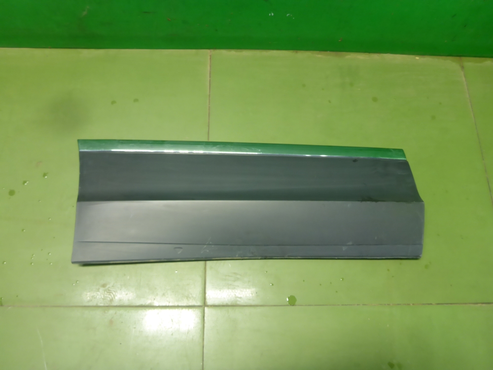 Накладка двери задней правой