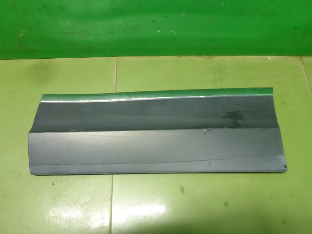 Накладка двери задней левой