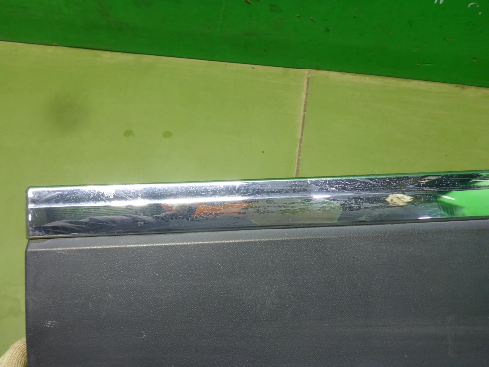 Накладка двери задней левой