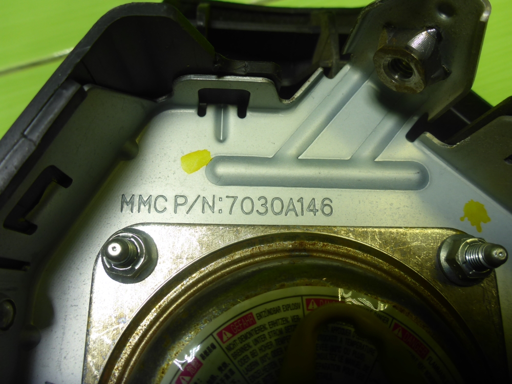 Подушка безопасности в рулевое колесо