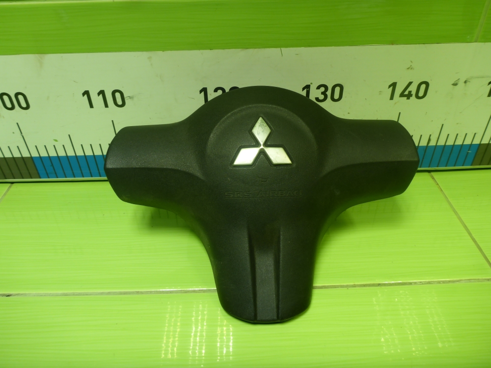 Подушка безопасности в рулевое колесо