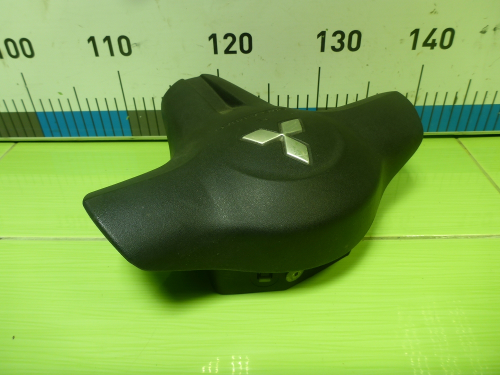 Подушка безопасности в рулевое колесо