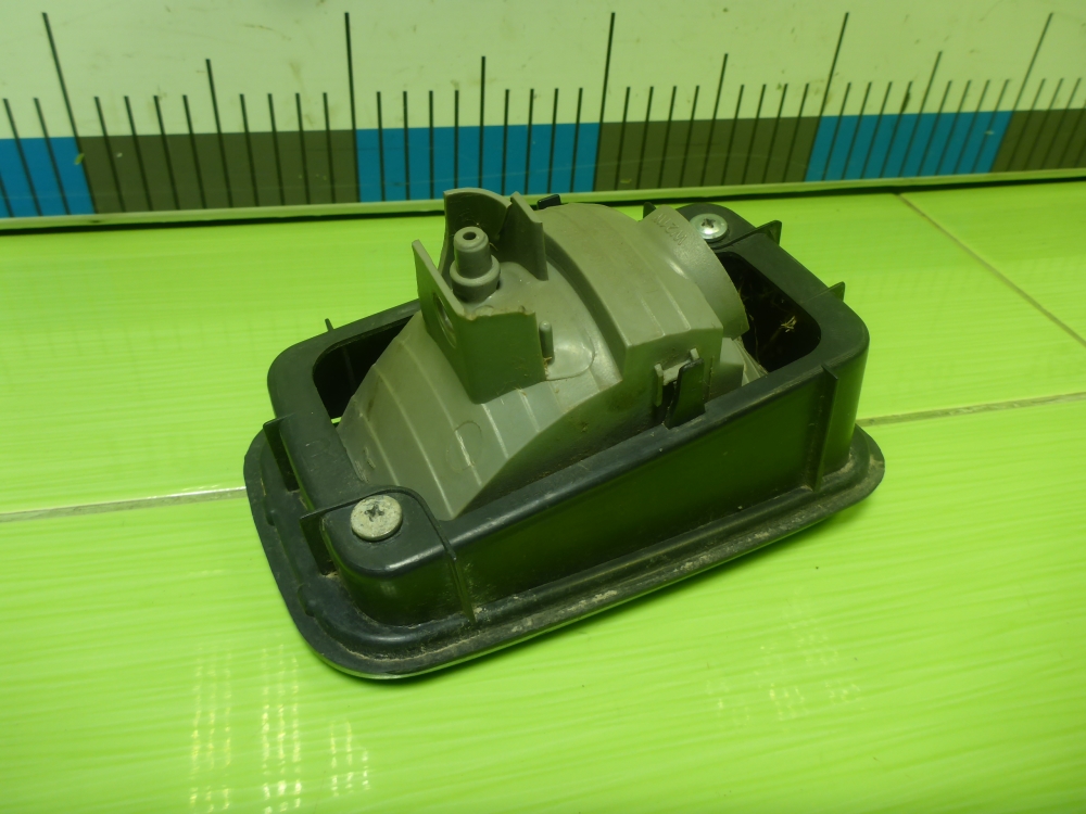 Фонарь задний в бампер правый