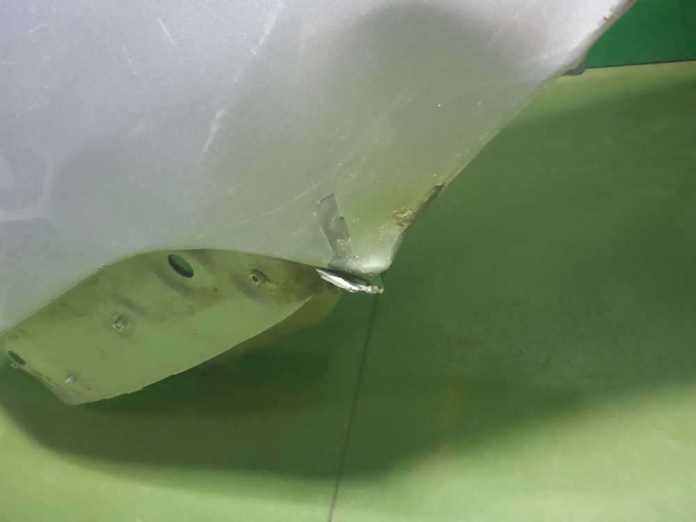 Крыло переднее левое