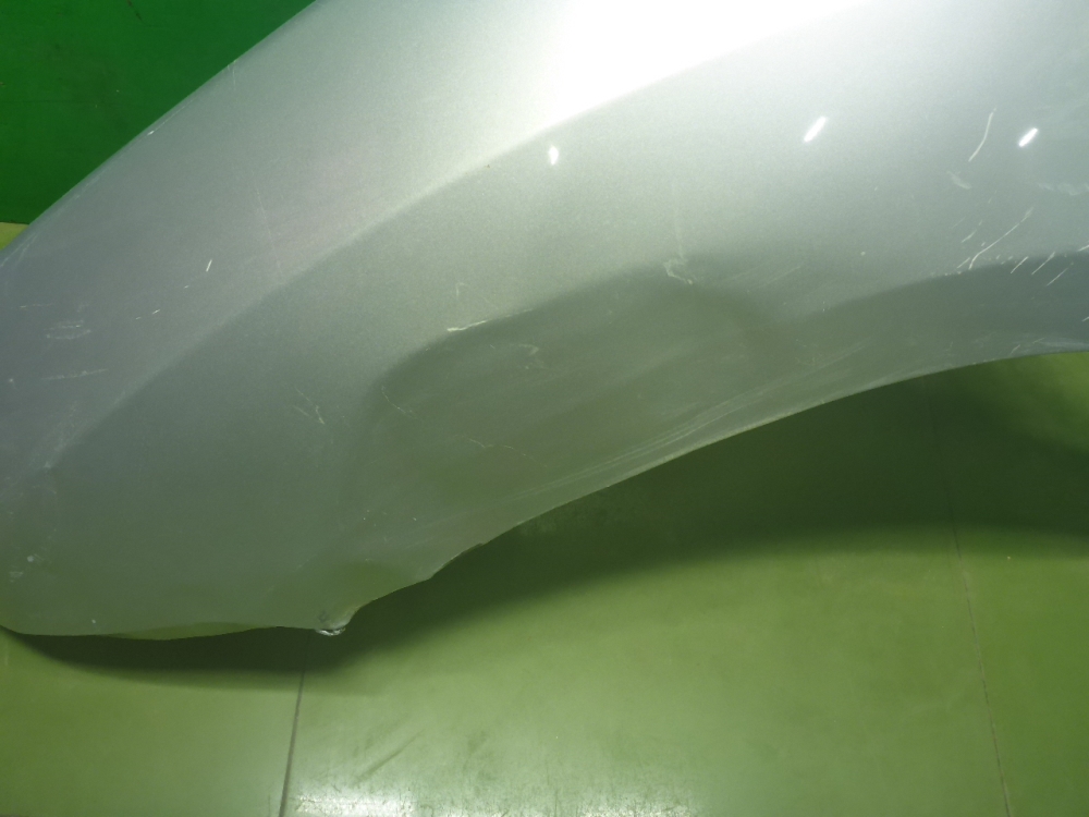 Крыло переднее левое