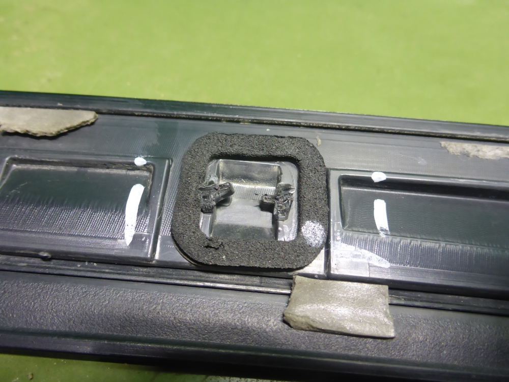 Спойлер (дефлектор) крышки багажника