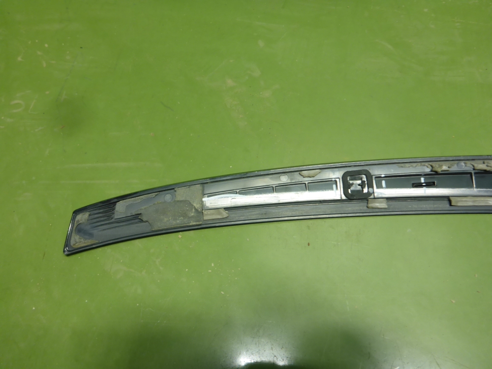 Спойлер (дефлектор) крышки багажника