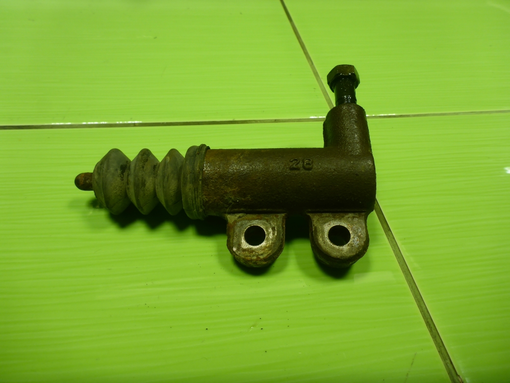 Цилиндр сцепления рабочий