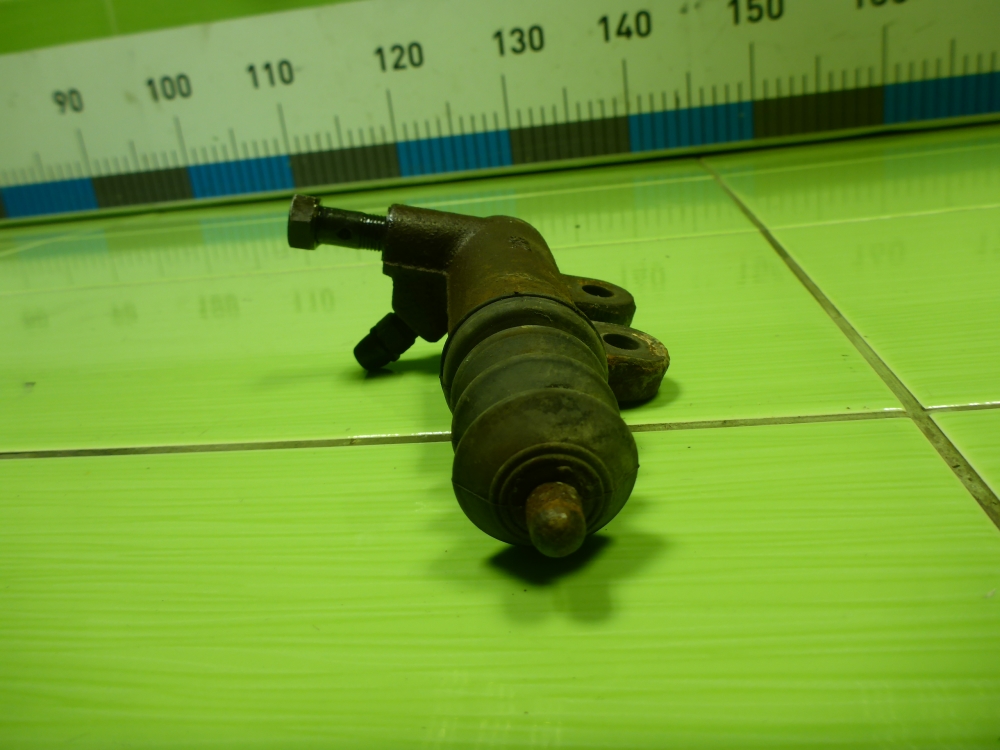 Цилиндр сцепления рабочий