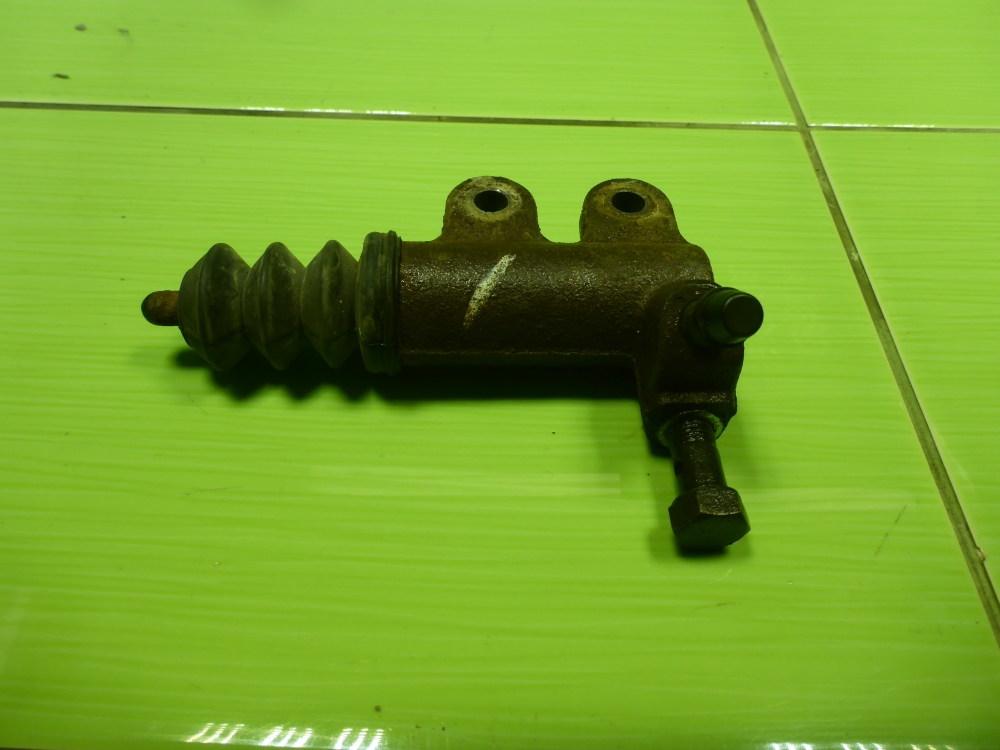 Цилиндр сцепления рабочий