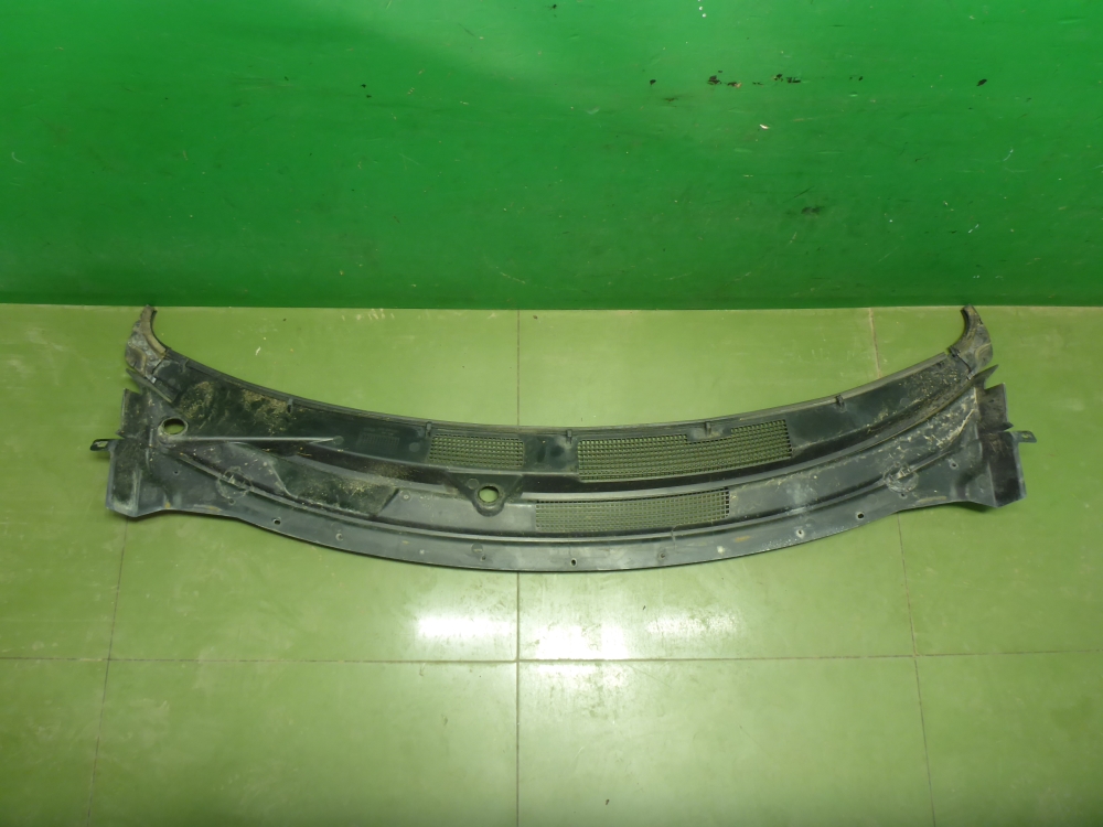 Решетка стеклоочистителей (Жабо)