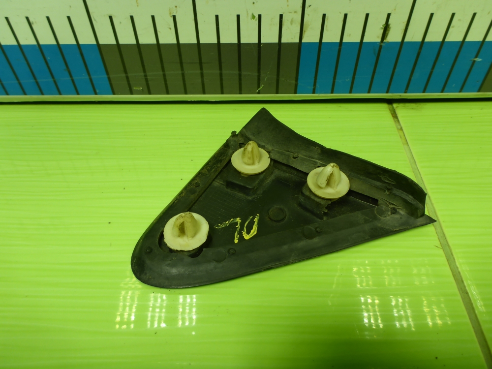 Накладка переднего крыла левого