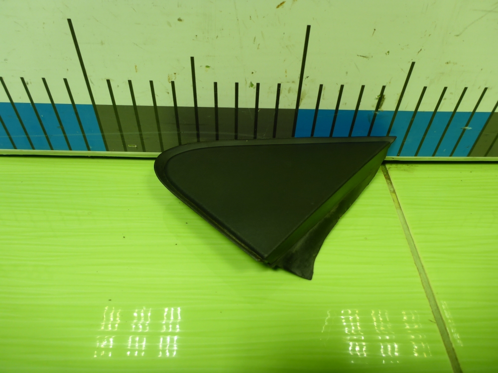 Накладка переднего крыла левого