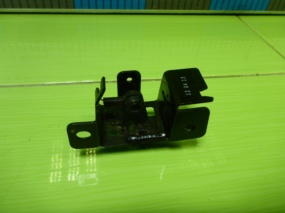 Ручка открывания лючка бензобака