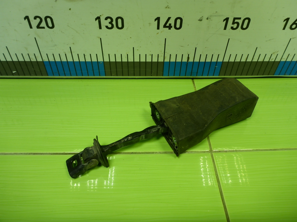 Ограничитель двери