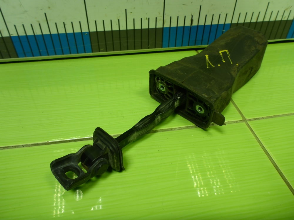 Ограничитель двери