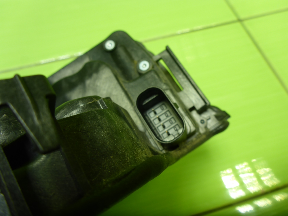 Замок двери передней правой