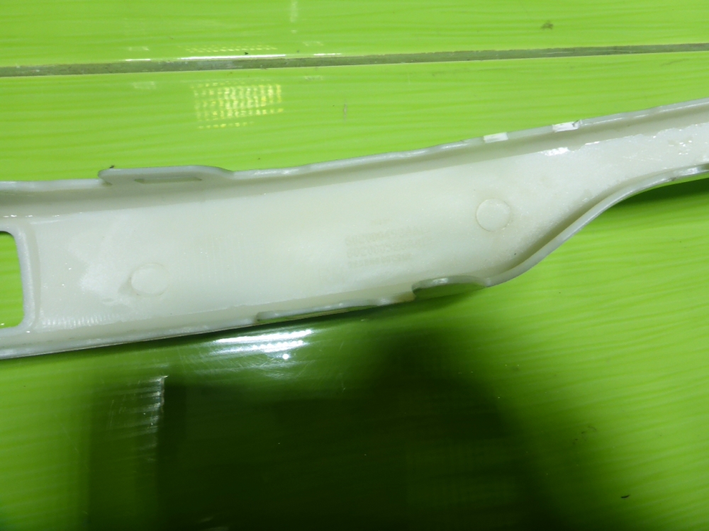 Накладка переднего бампера правая