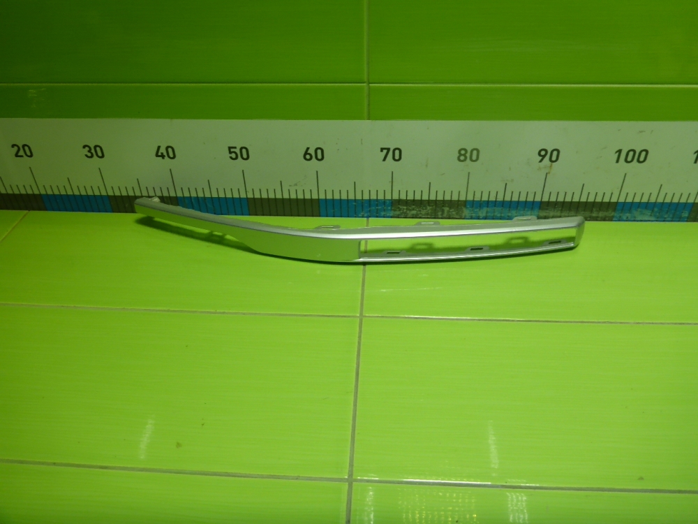 Накладка переднего бампера правая