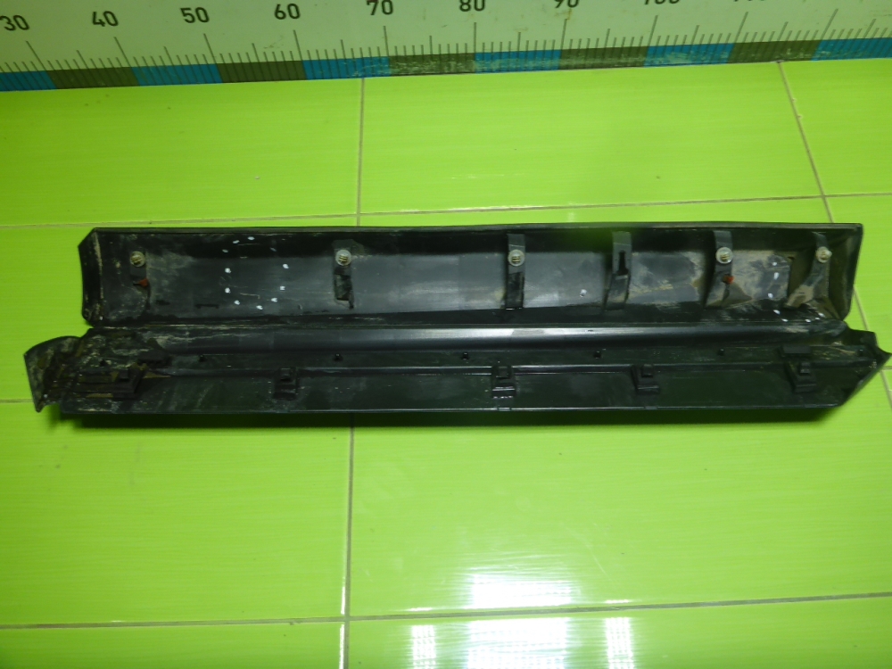 Накладка двери задней левой