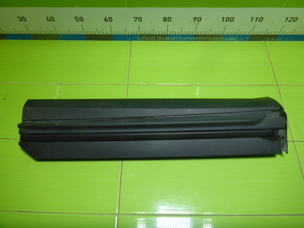 Накладка двери задней левой