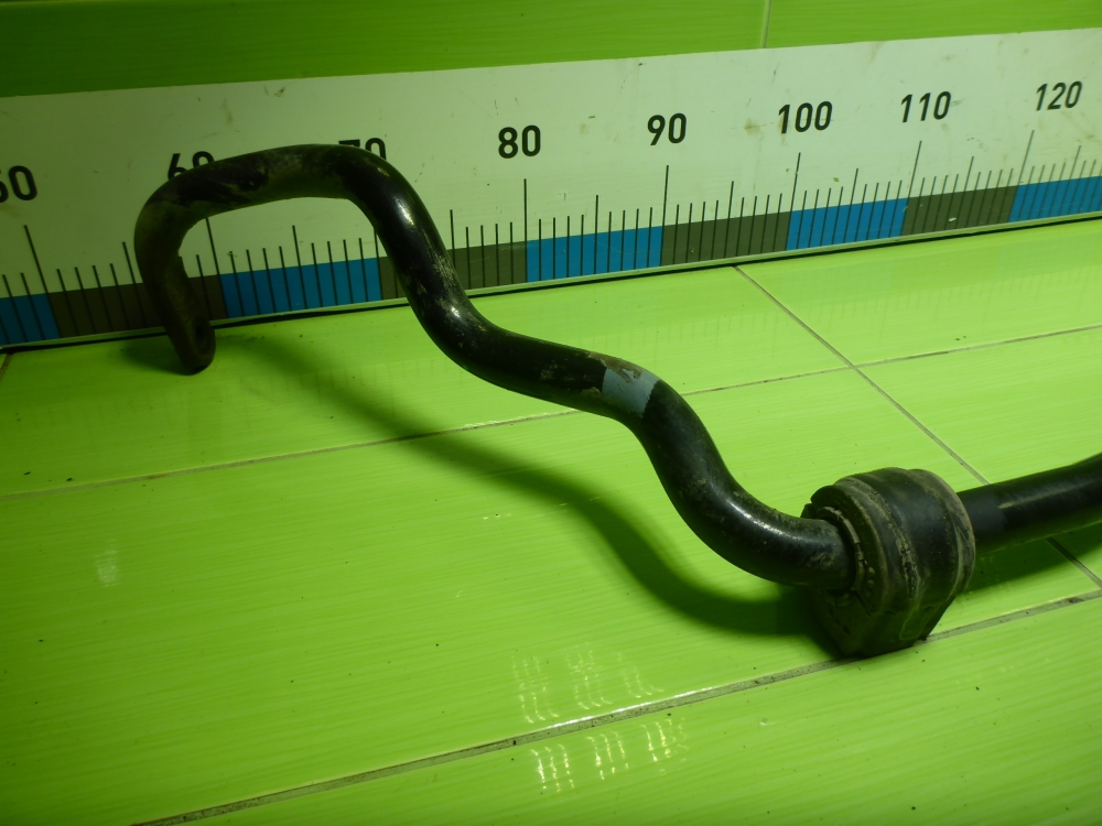 Стабилизатор передний