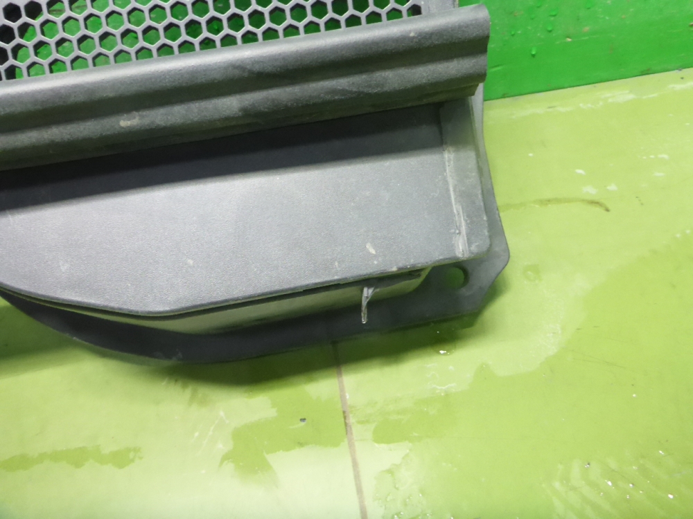 Решетка стеклоочистителей (Жабо)