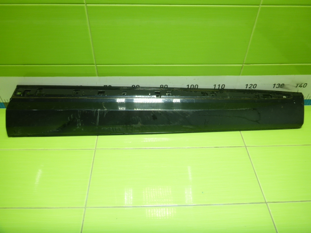 Накладка двери передней правой