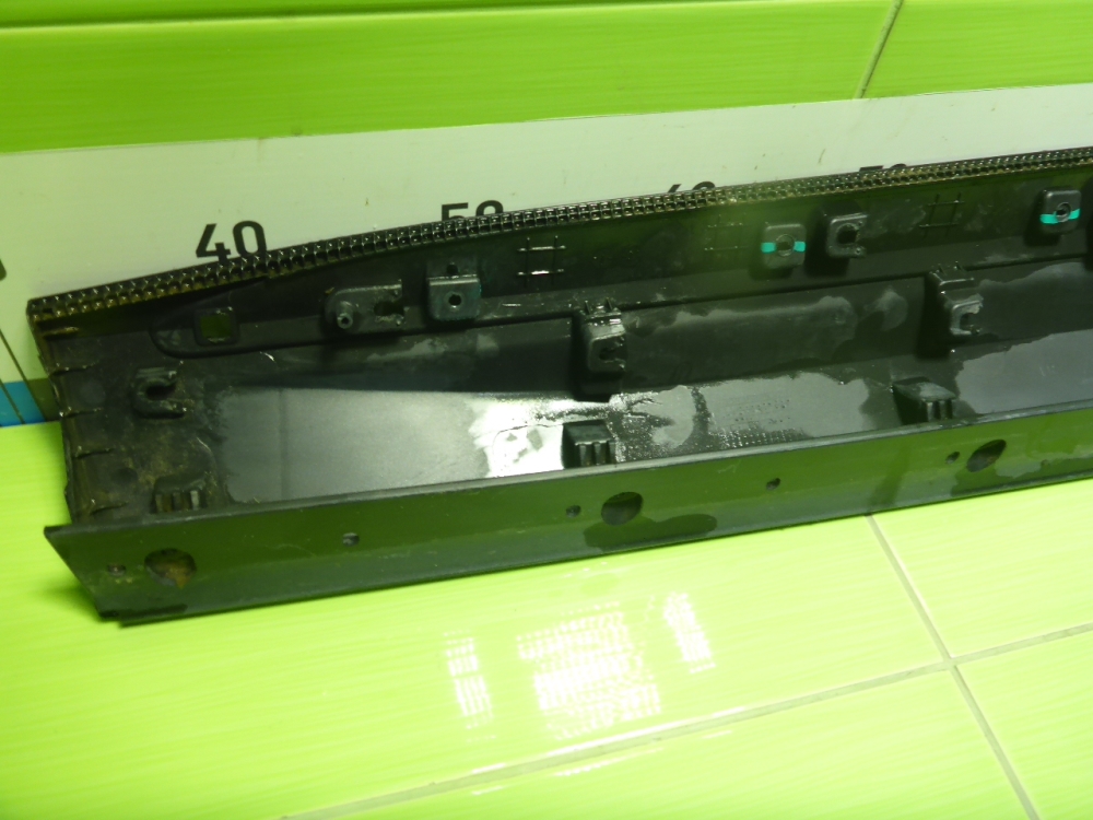 Накладка двери передней правой