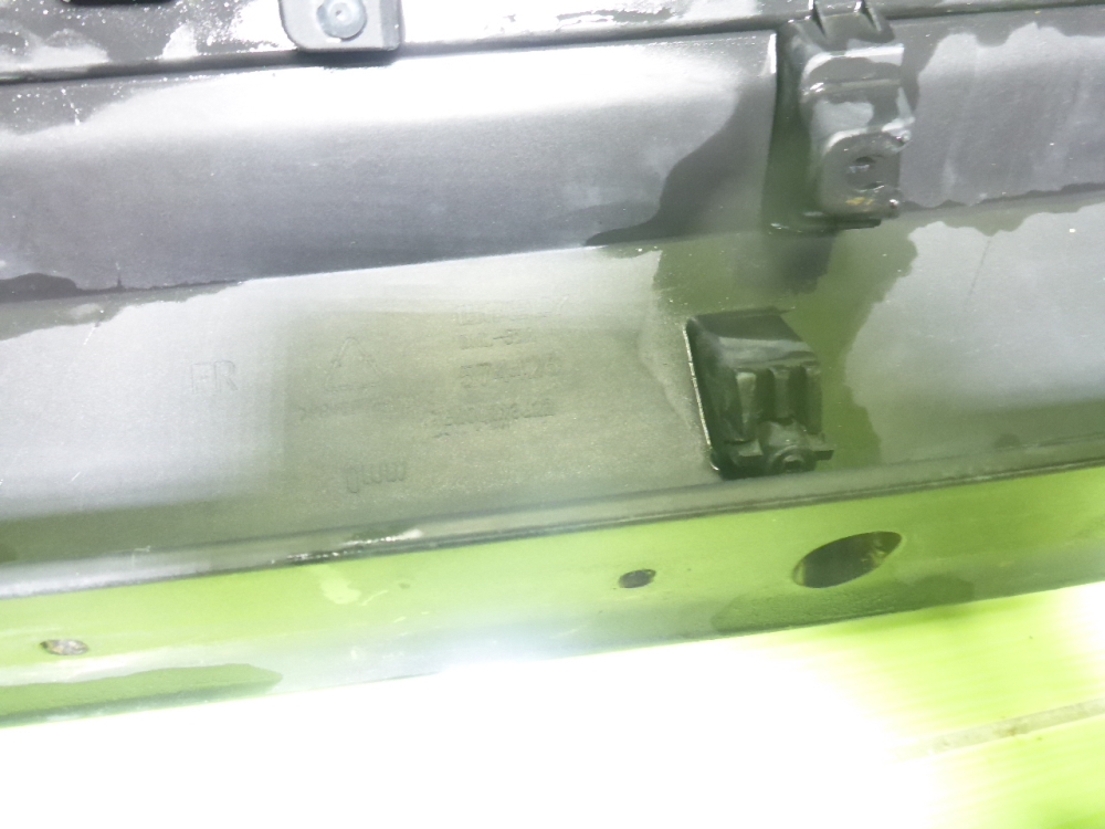 Накладка двери передней правой