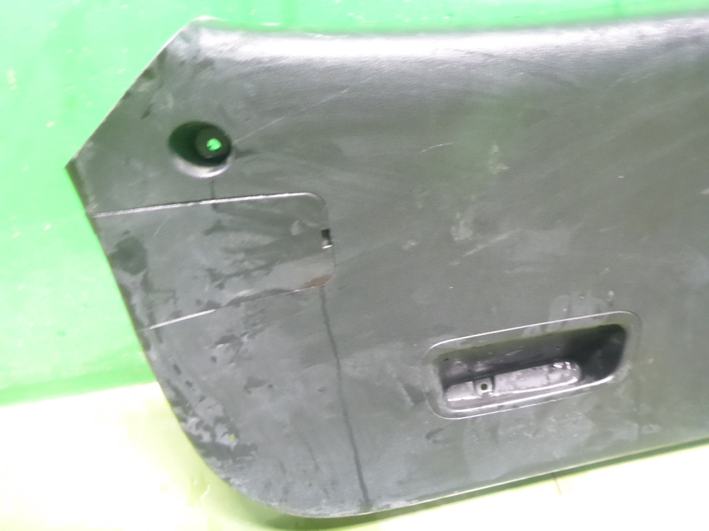 Обшивка двери багажника