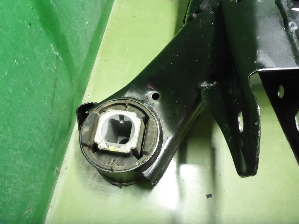 Балка задняя