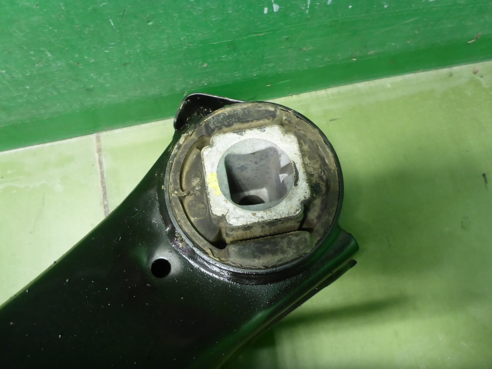 Балка задняя