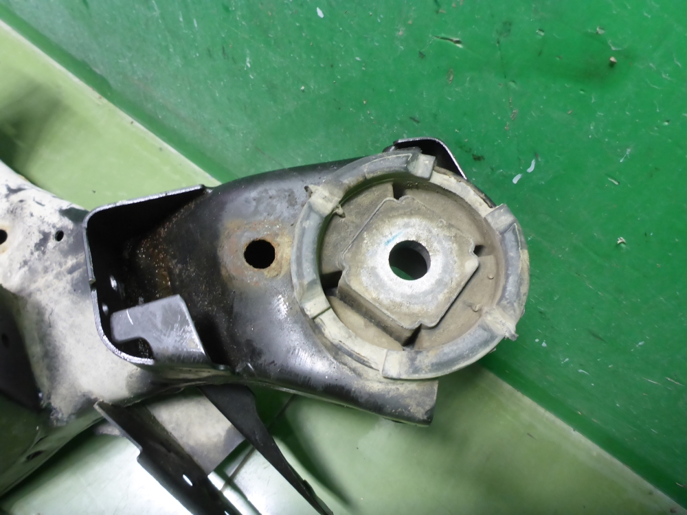 Балка задняя