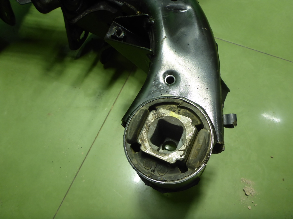 Балка задняя