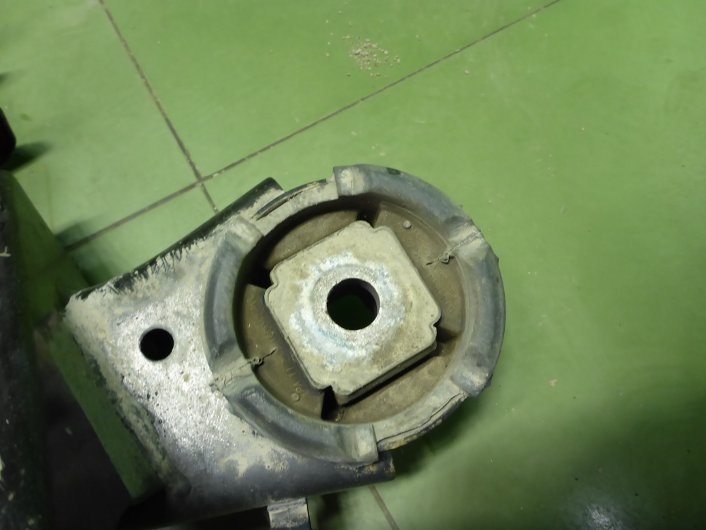 Балка задняя