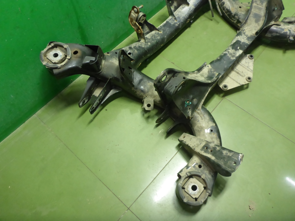 Балка задняя