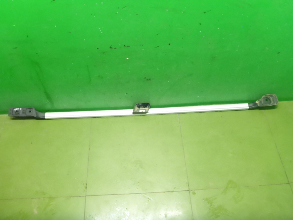 Рейлинг (релинг) левый (планка на крышу)