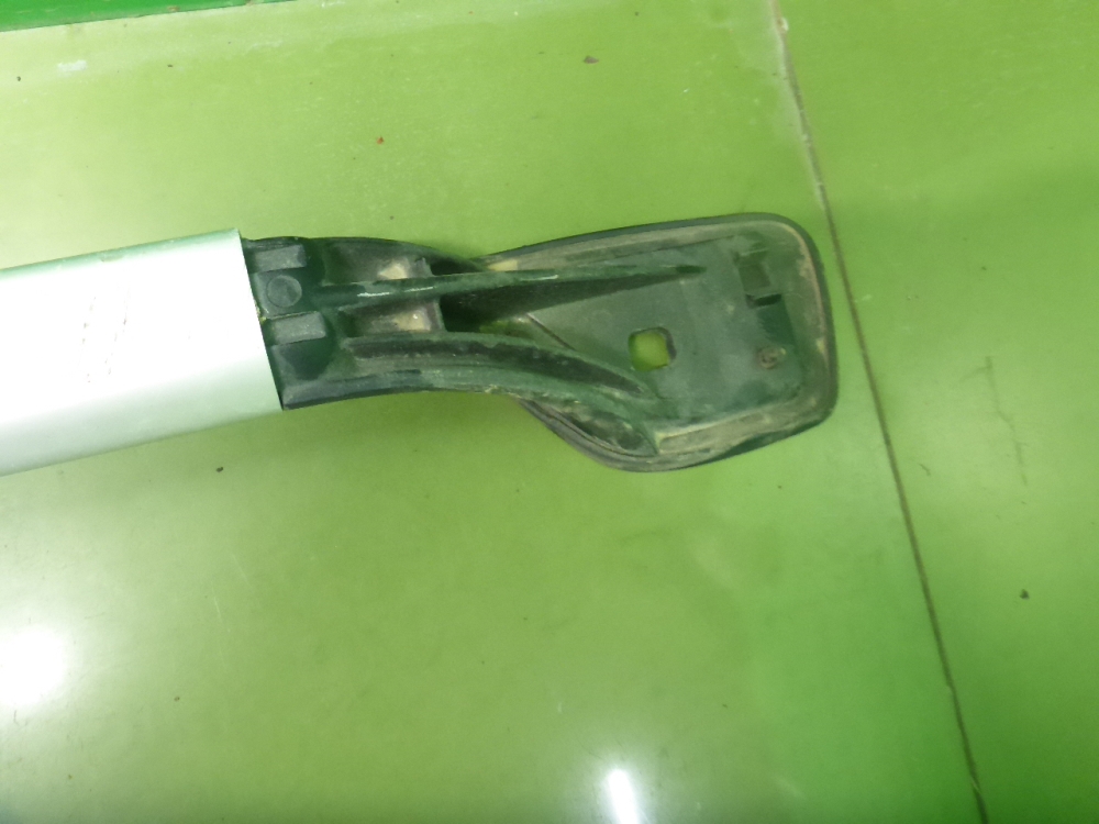 Рейлинг (релинг) левый (планка на крышу)