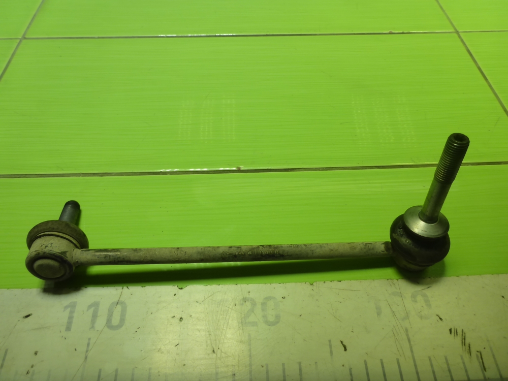 Стойка переднего стабилизатора