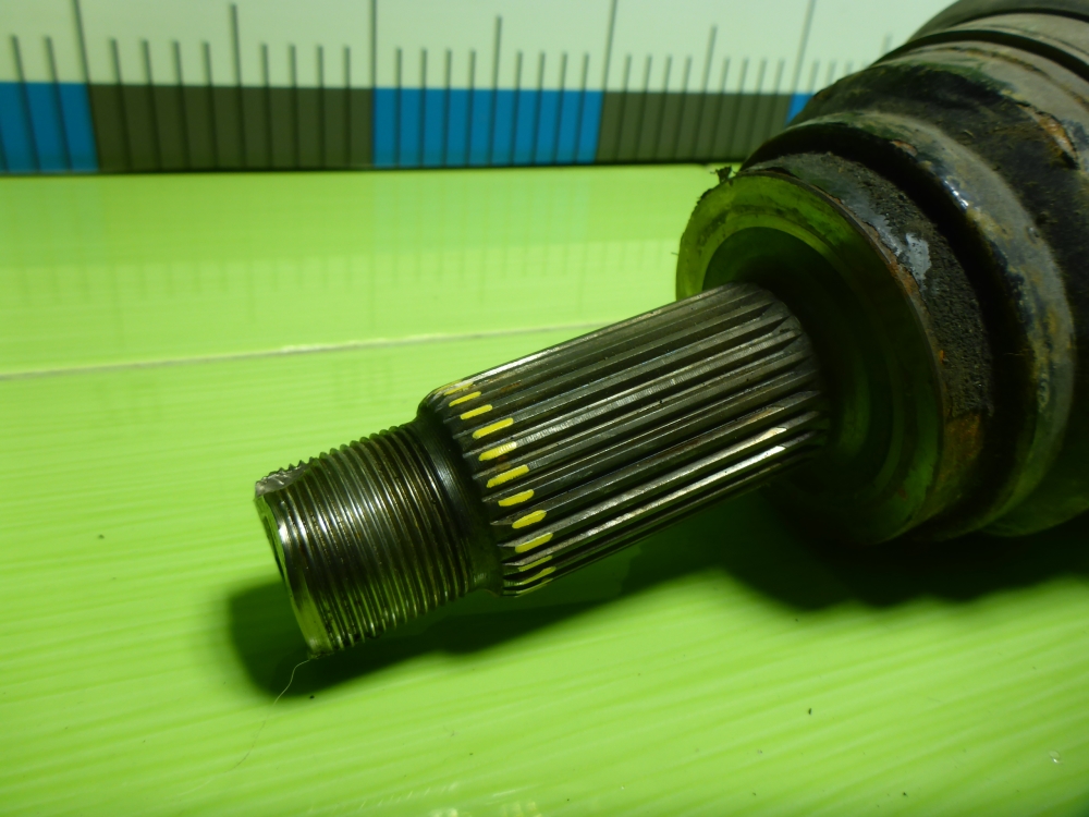 Полуось передняя правая