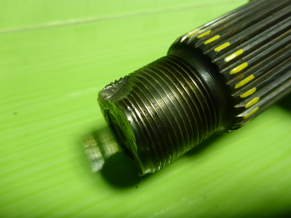 Полуось передняя правая