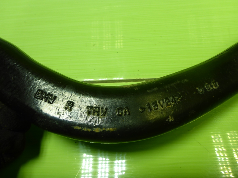 Рычаг передний правый