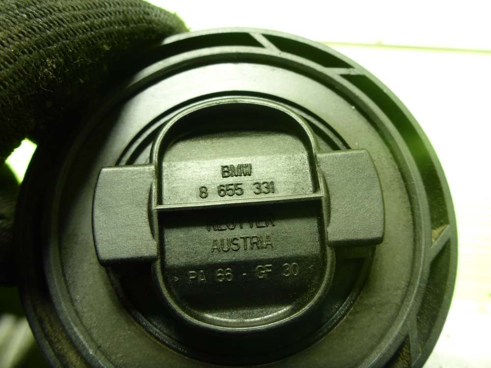 Крышка маслозаливной горловины